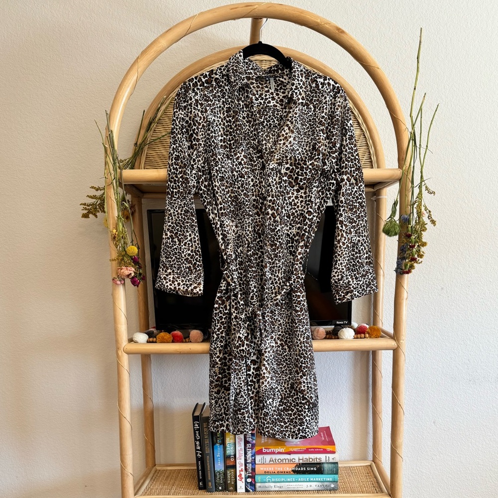 Collared button up cheetah print mini dress